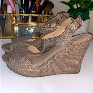 Gold Wedges